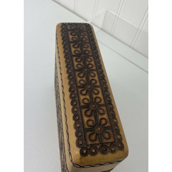 Vintage Polish Pyrography Carved Wooden Playing Card Box With 2 Decks Of Cards - Picture 7 of 7
